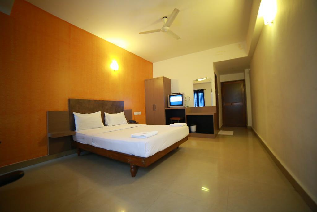 Qik Stay @ S.K. Continental Mysore Bagian luar foto
