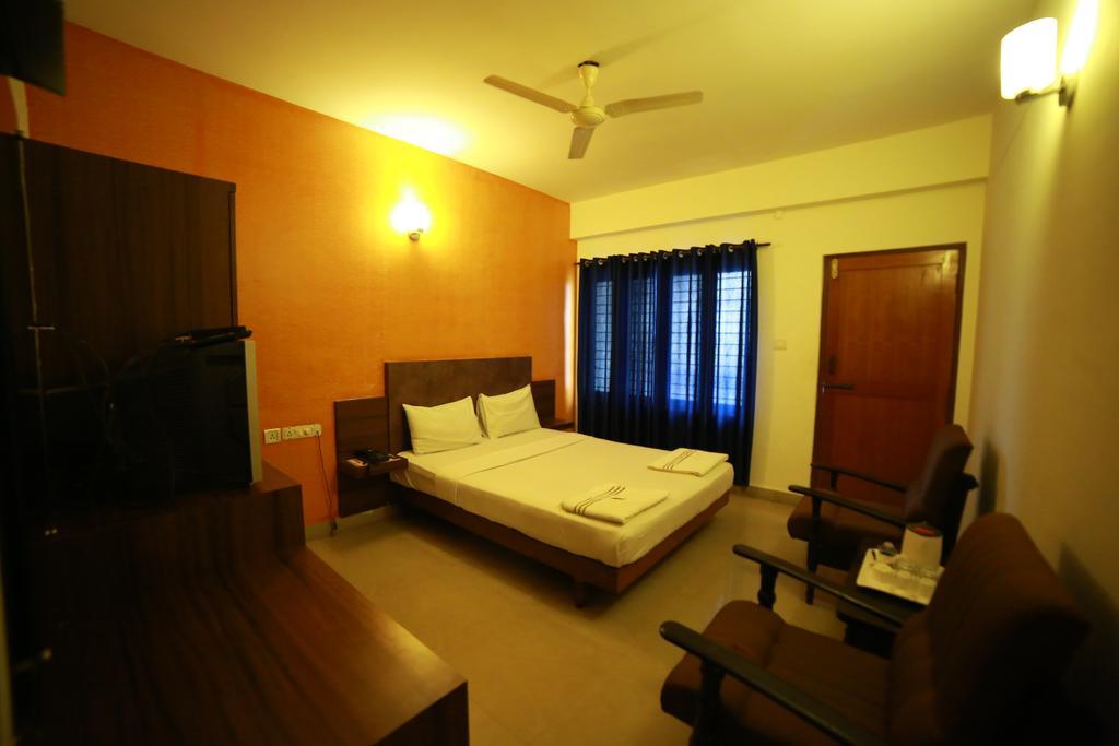 Qik Stay @ S.K. Continental Mysore Bagian luar foto