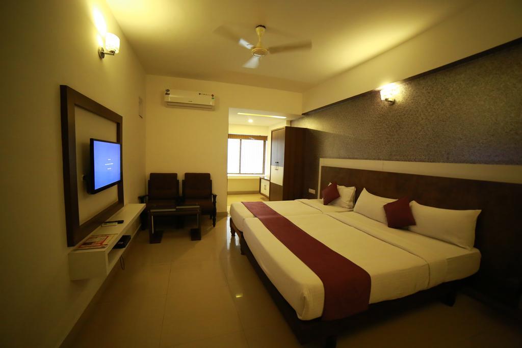 Qik Stay @ S.K. Continental Mysore Bagian luar foto