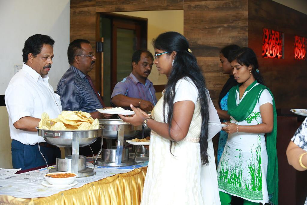 Qik Stay @ S.K. Continental Mysore Bagian luar foto