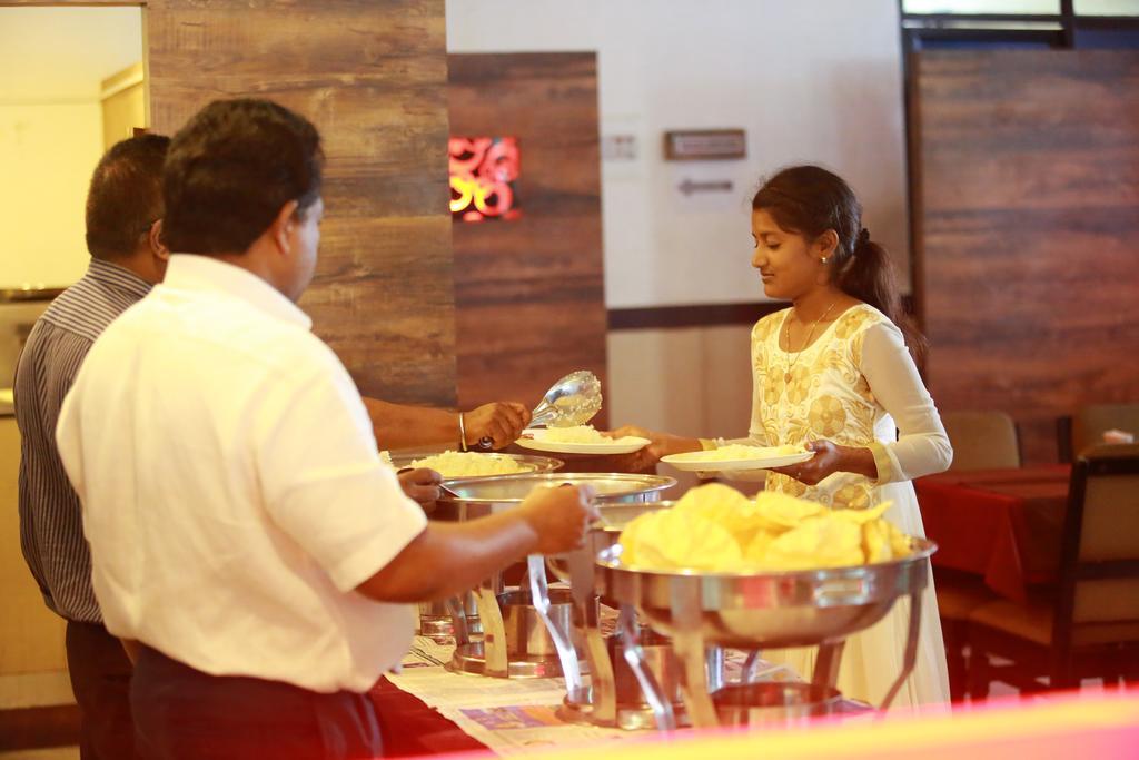 Qik Stay @ S.K. Continental Mysore Bagian luar foto