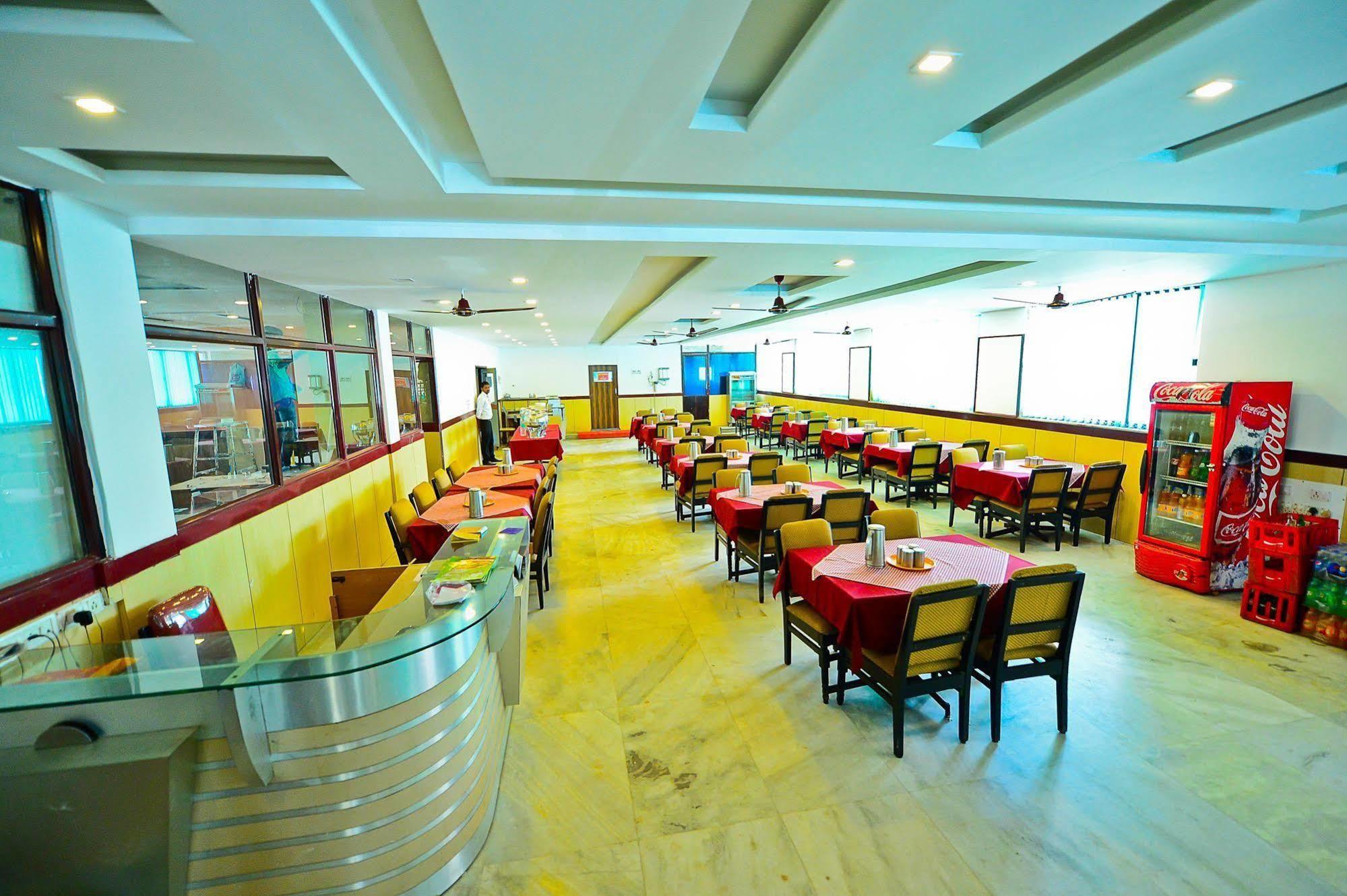 Qik Stay @ S.K. Continental Mysore Bagian luar foto