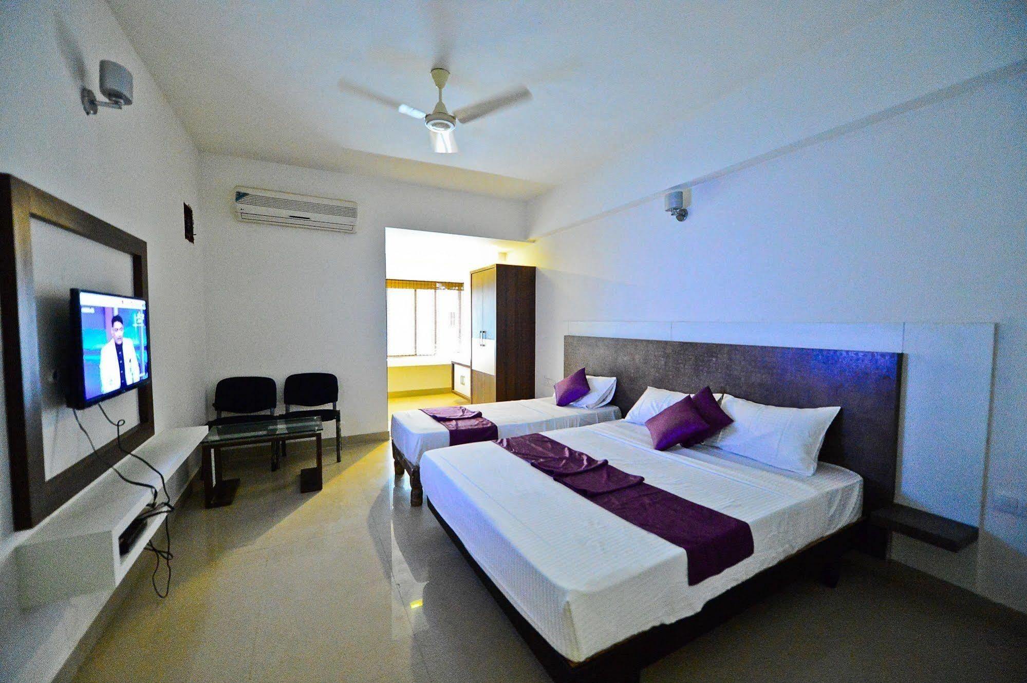 Qik Stay @ S.K. Continental Mysore Bagian luar foto